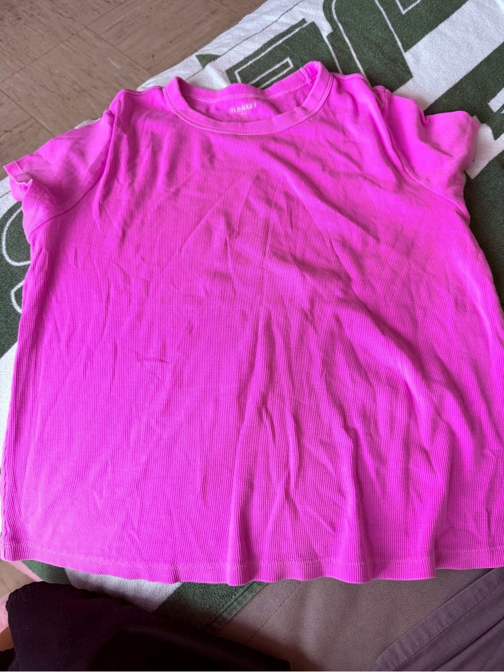 Old Navy Short Sleeve Crewneck Tees - Picture 8 of 14